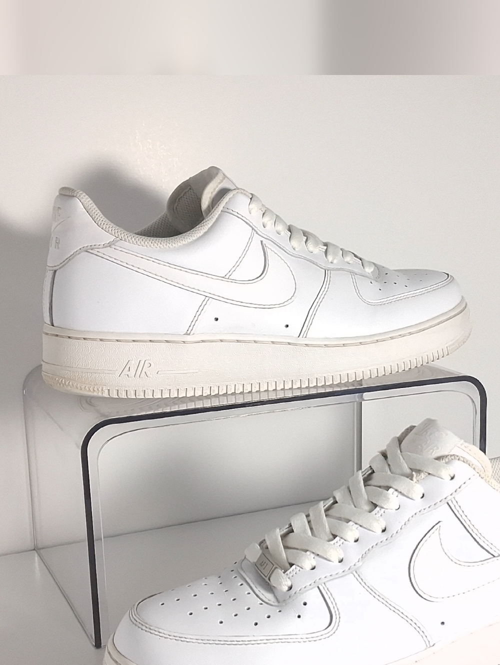 Nike Air Force 1 White Low-Top Leather  Men' s Sneakers Size 10.5 - Picture 5 of 15